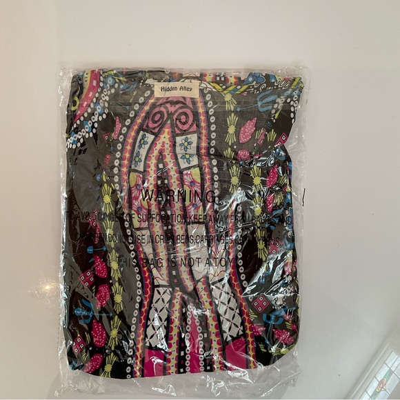 Geometric Print Caftan, One Size, Choose Black or White NWT - Picture 7 of 9